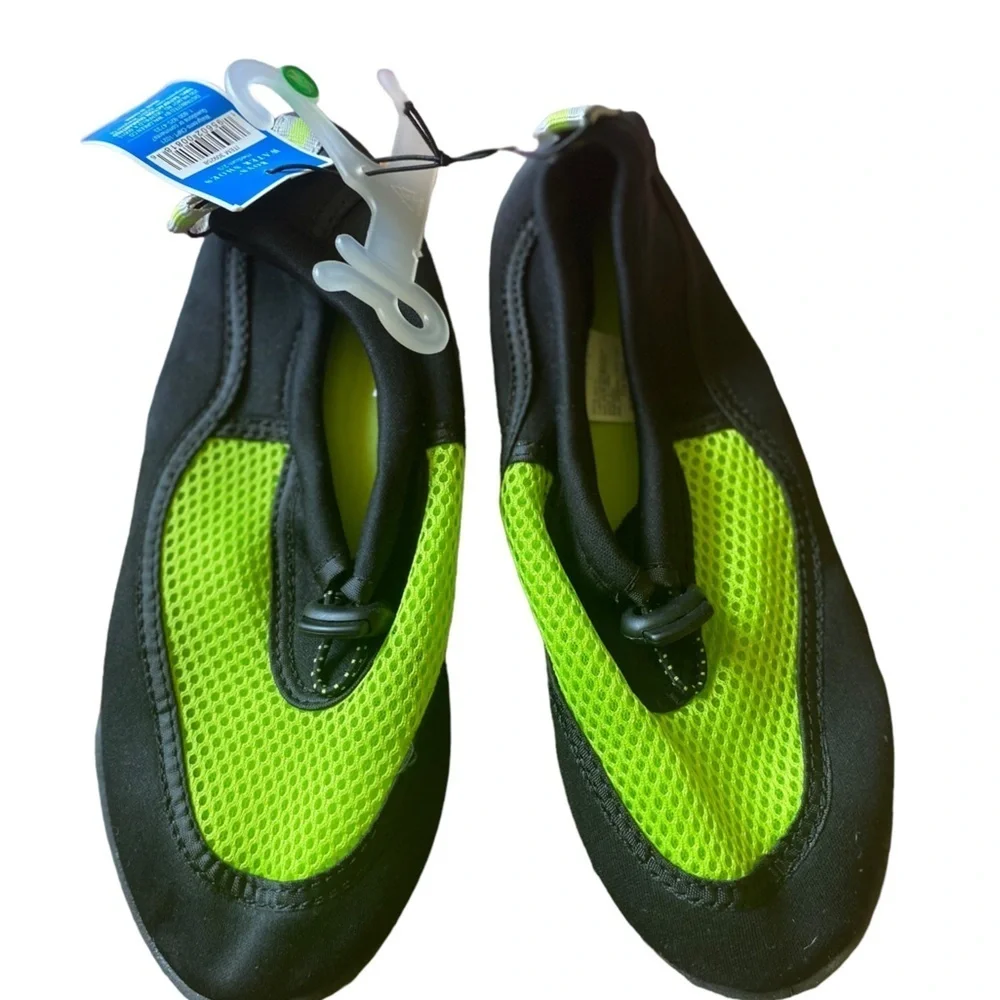 Water Shoes West Loop Boys Neon Green and Black Size Large Brand New with Tags